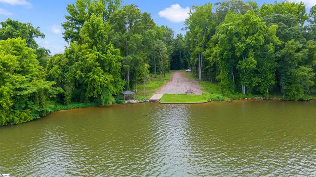 301 Portland Circle, Greenwood, SC 29649