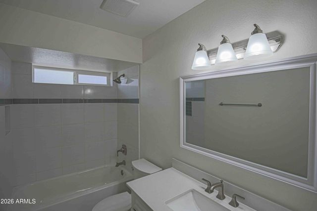 907 W MESQUITE Street, Chandler, AZ 85225