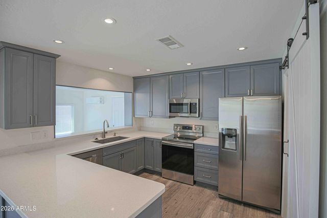 907 W MESQUITE Street, Chandler, AZ 85225