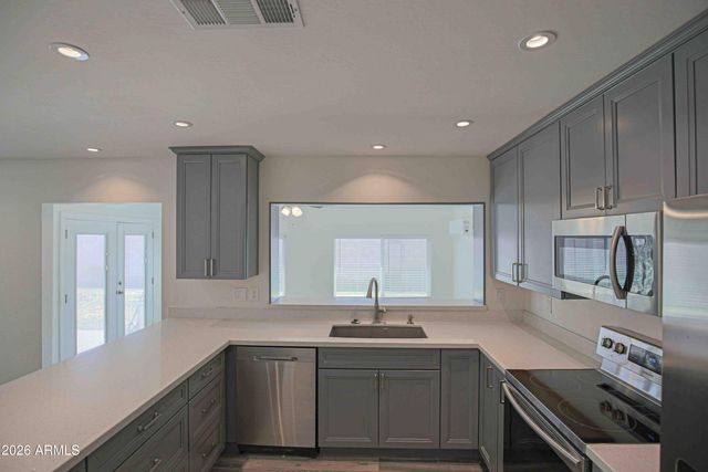 907 W MESQUITE Street, Chandler, AZ 85225