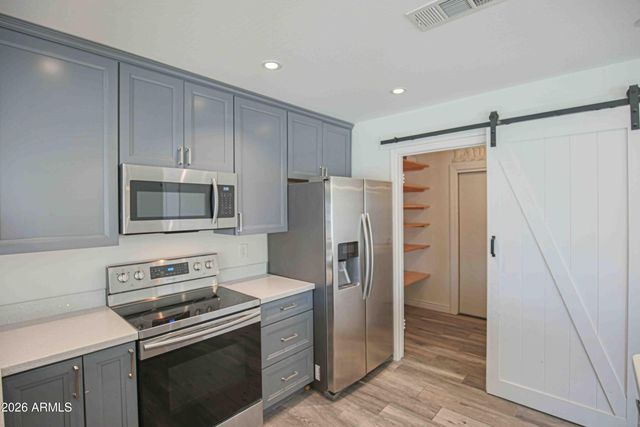 907 W MESQUITE Street, Chandler, AZ 85225