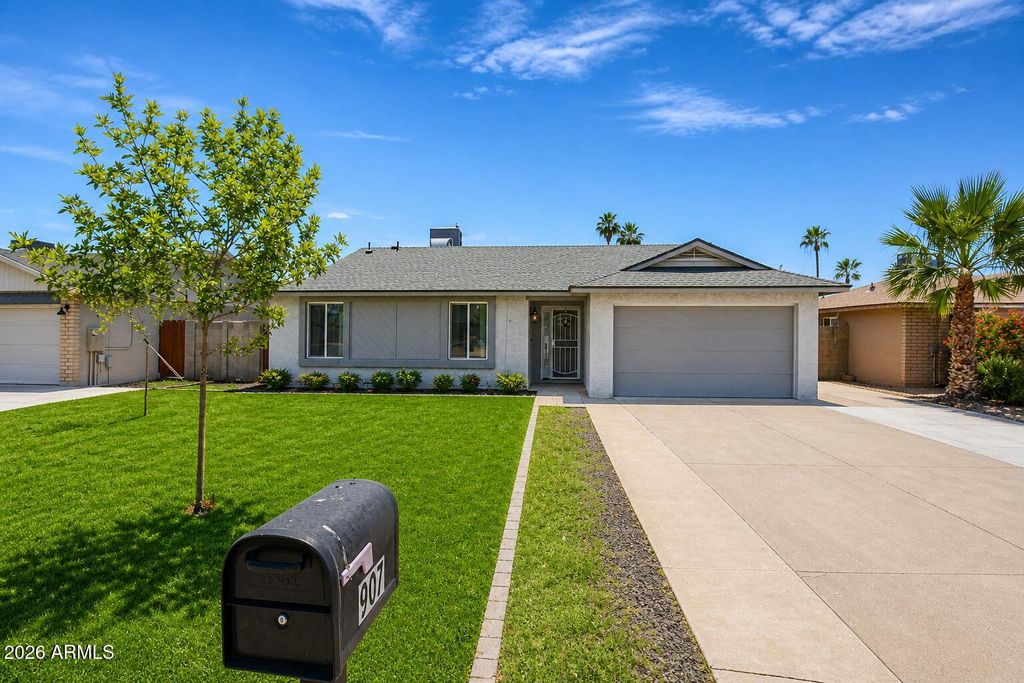 907 W MESQUITE Street, Chandler, AZ 85225