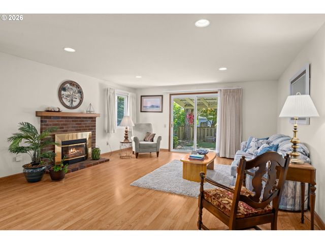 2210 Ne 156TH Ave, Portland, OR 97230