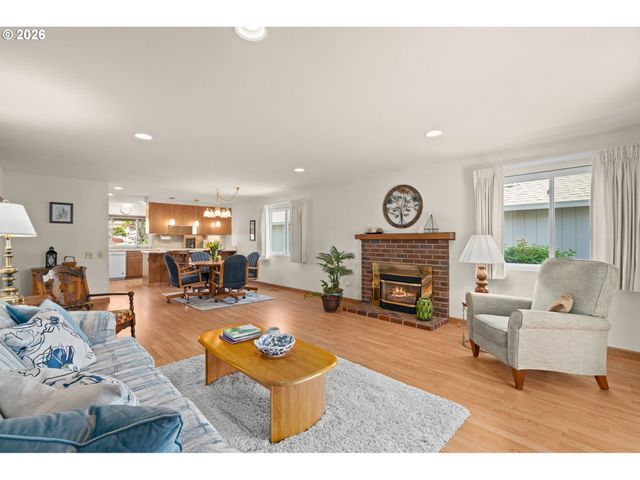 2210 Ne 156TH Ave, Portland, OR 97230
