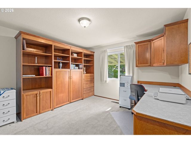 2210 Ne 156TH Ave, Portland, OR 97230