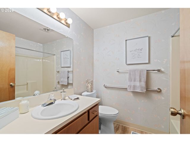 2210 Ne 156TH Ave, Portland, OR 97230