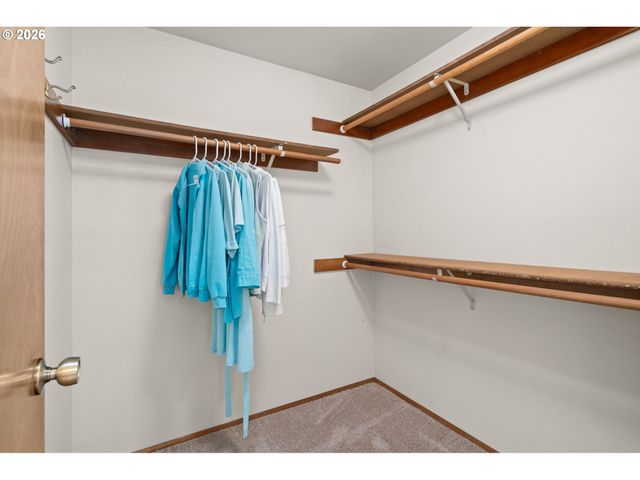 2210 Ne 156TH Ave, Portland, OR 97230
