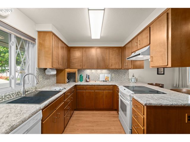 2210 Ne 156TH Ave, Portland, OR 97230