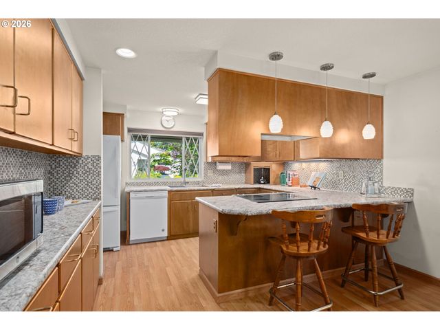 2210 Ne 156TH Ave, Portland, OR 97230