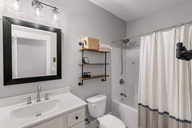 1516 W Ponderosa Road, Fort Walton Beach, FL 32547