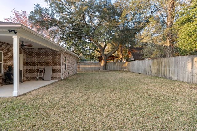 1516 W Ponderosa Road, Fort Walton Beach, FL 32547