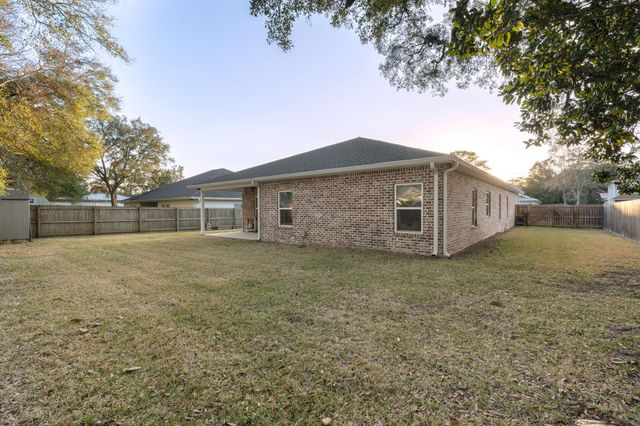 1516 W Ponderosa Road, Fort Walton Beach, FL 32547