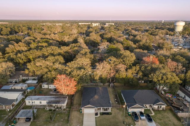 1516 W Ponderosa Road, Fort Walton Beach, FL 32547