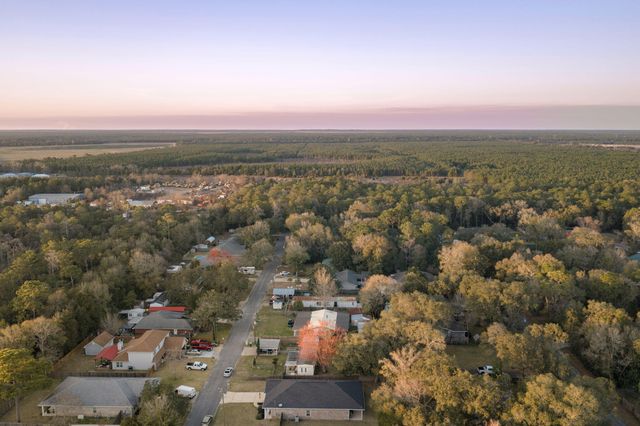 1516 W Ponderosa Road, Fort Walton Beach, FL 32547