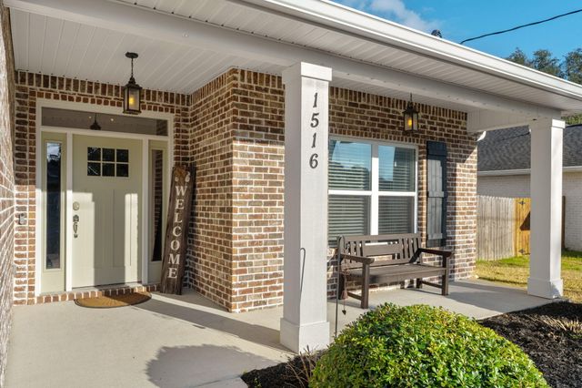1516 W Ponderosa Road, Fort Walton Beach, FL 32547