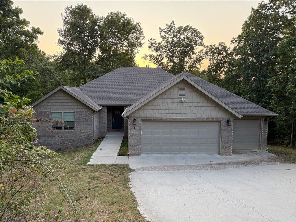 5 Henley Lane, Bella Vista, AR 72714
