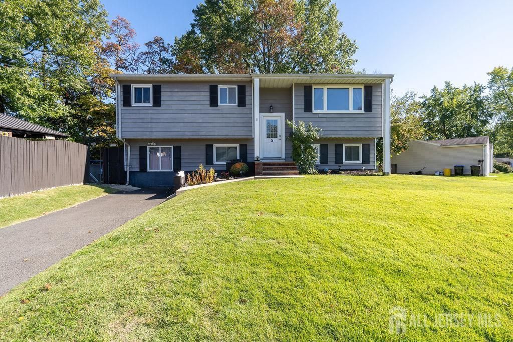 5 Stanley Road, East Brunswick, NJ 08816