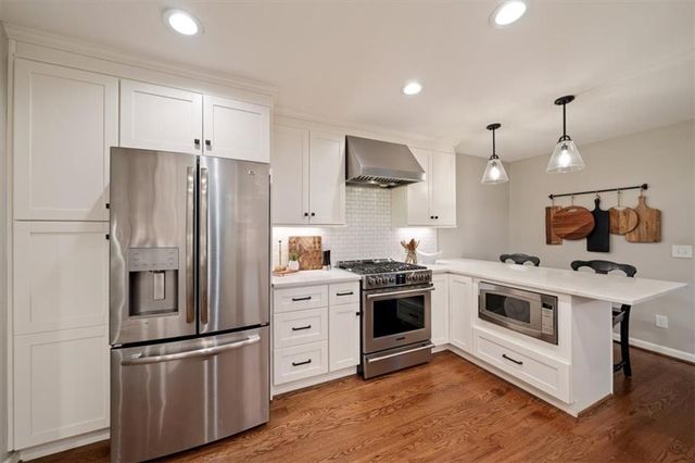8262 W 117th Street, Overland Park, KS 66210