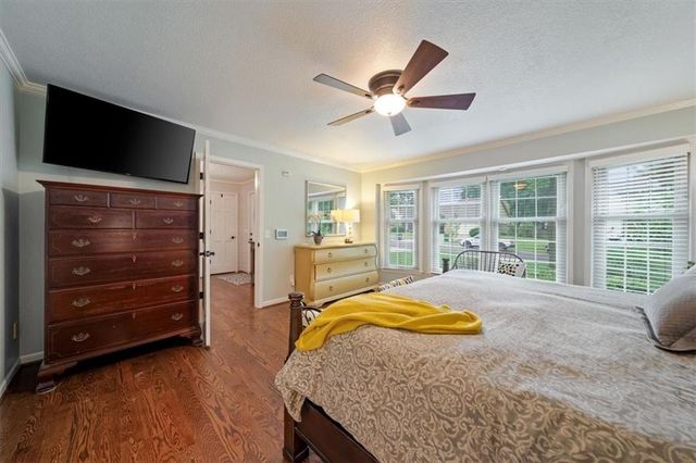 8262 W 117th Street, Overland Park, KS 66210
