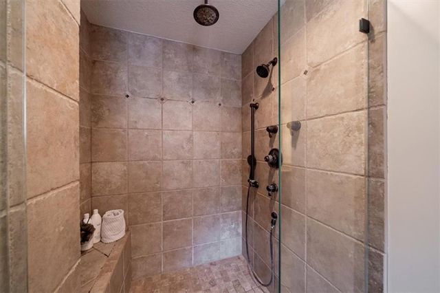8262 W 117th Street, Overland Park, KS 66210
