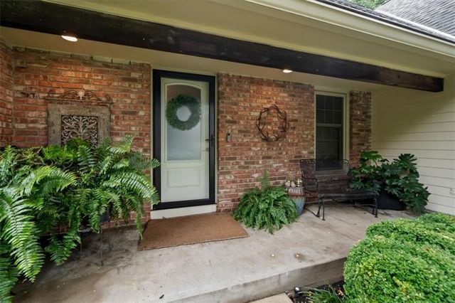 8262 W 117th Street, Overland Park, KS 66210