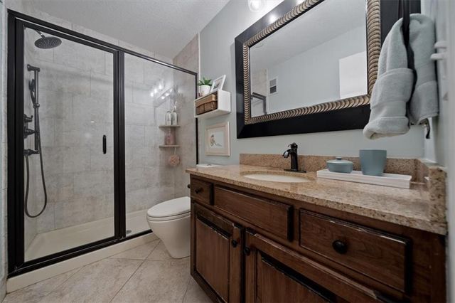 8262 W 117th Street, Overland Park, KS 66210