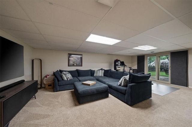8262 W 117th Street, Overland Park, KS 66210