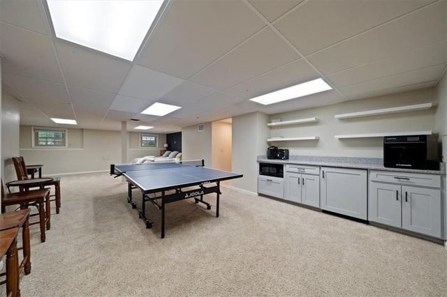 8262 W 117th Street, Overland Park, KS 66210