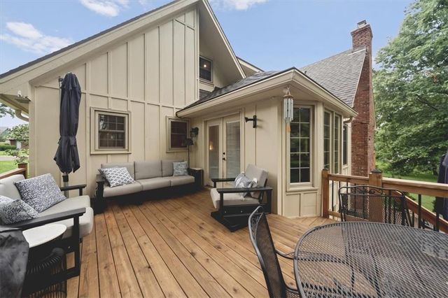8262 W 117th Street, Overland Park, KS 66210