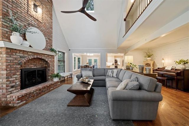 8262 W 117th Street, Overland Park, KS 66210