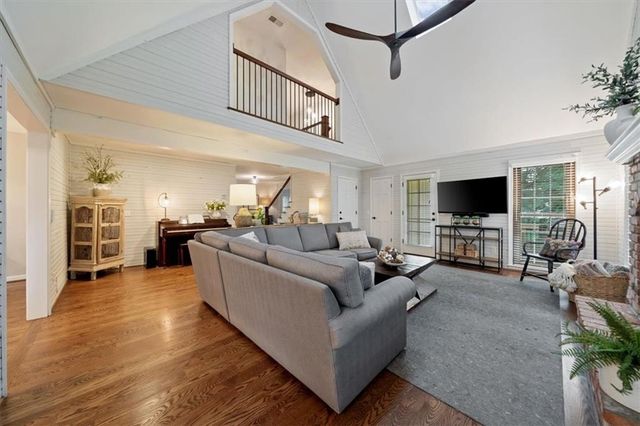 8262 W 117th Street, Overland Park, KS 66210