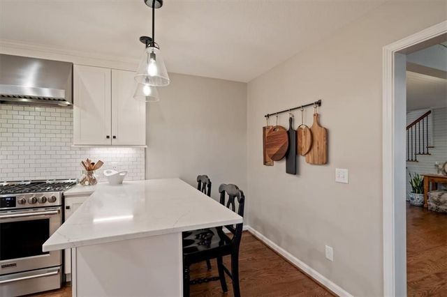 8262 W 117th Street, Overland Park, KS 66210