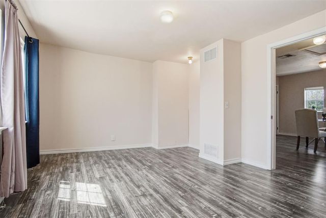 1424 NW 33rd Street, Oklahoma City, OK 73118