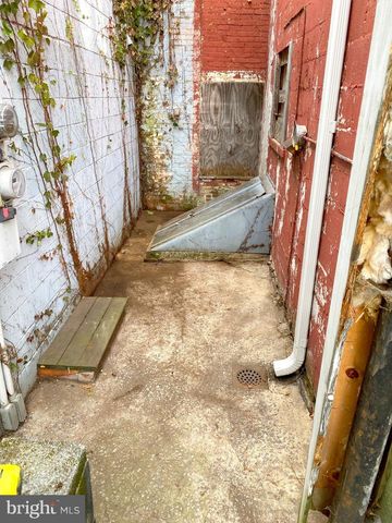 230 S POTOMAC ST, Hagerstown, MD 21740