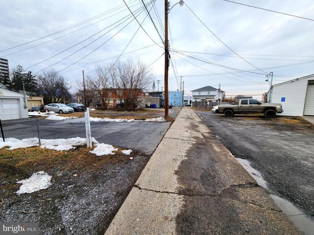 230 S POTOMAC ST, Hagerstown, MD 21740