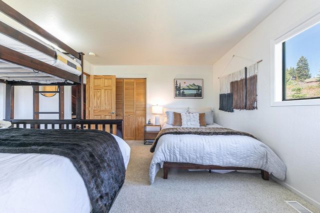 11566 Rhineland Avenue, Truckee, CA 96161