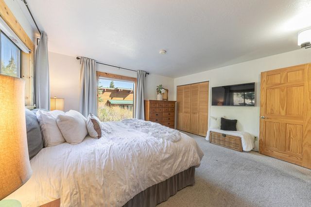 11566 Rhineland Avenue, Truckee, CA 96161