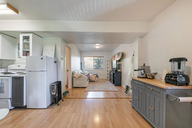 11566 Rhineland Avenue, Truckee, CA 96161