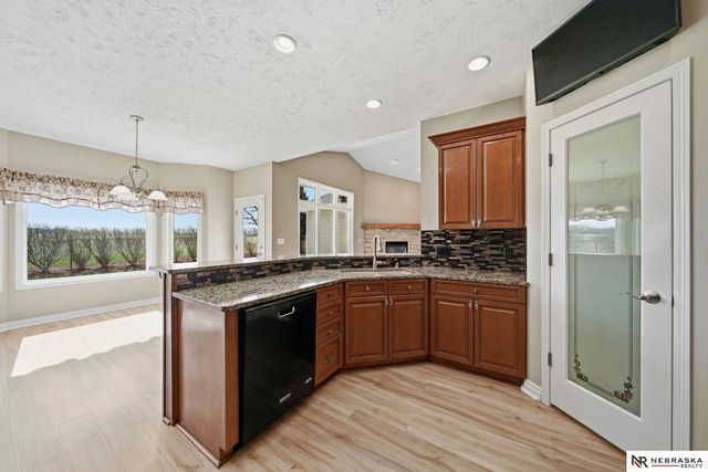 5460 Rockford Drive, Lincoln, NE 68521