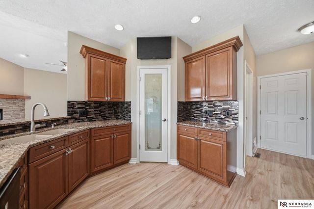 5460 Rockford Drive, Lincoln, NE 68521