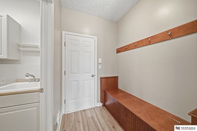 5460 Rockford Drive, Lincoln, NE 68521