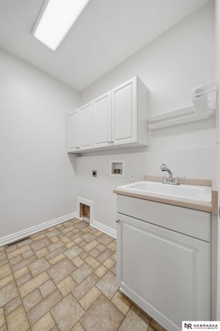 5460 Rockford Drive, Lincoln, NE 68521