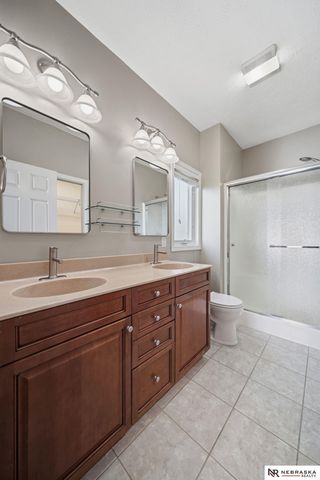 5460 Rockford Drive, Lincoln, NE 68521