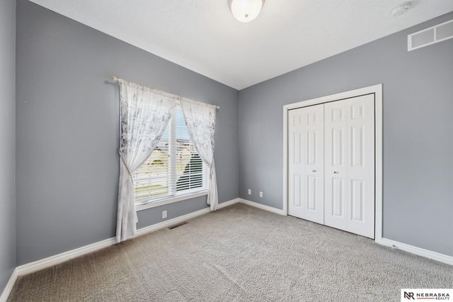 5460 Rockford Drive, Lincoln, NE 68521