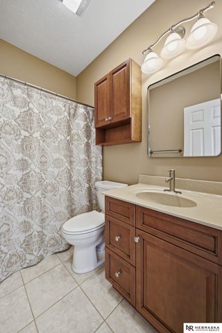5460 Rockford Drive, Lincoln, NE 68521