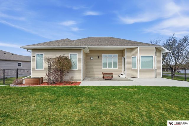 5460 Rockford Drive, Lincoln, NE 68521