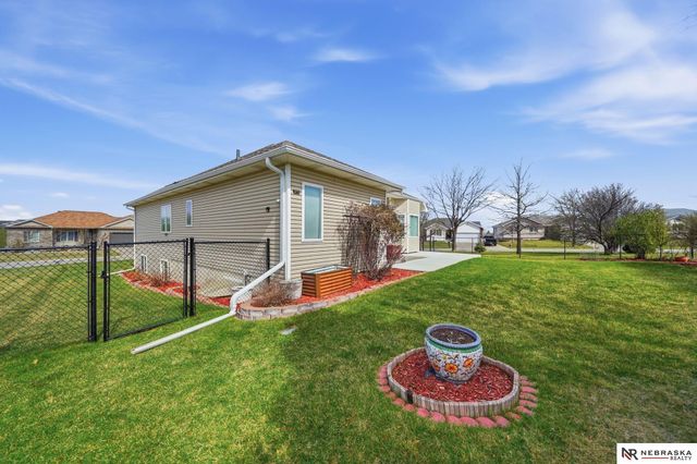 5460 Rockford Drive, Lincoln, NE 68521