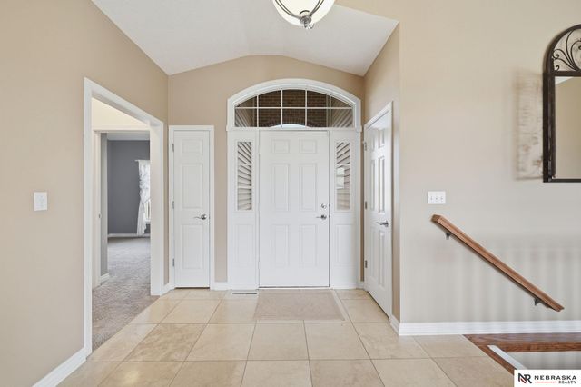 5460 Rockford Drive, Lincoln, NE 68521