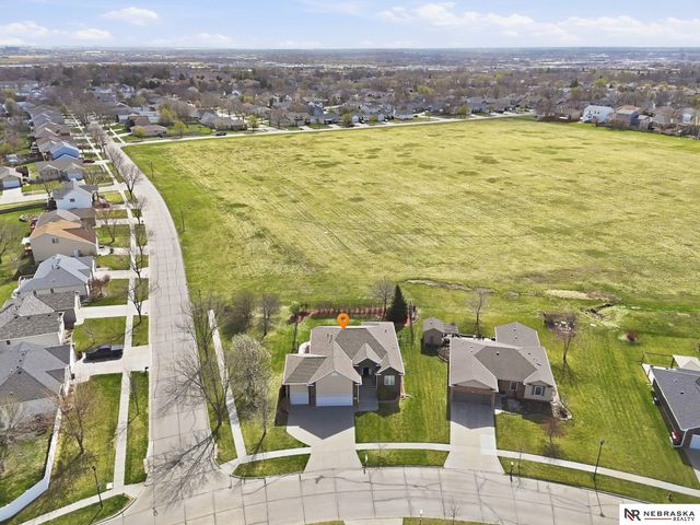 5460 Rockford Drive, Lincoln, NE 68521