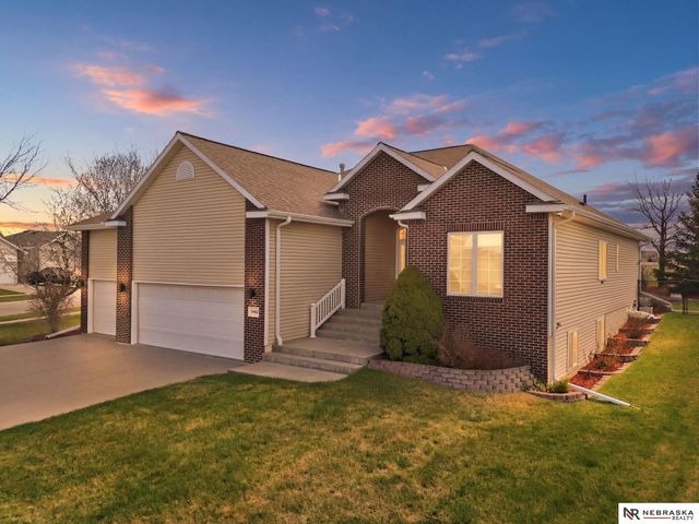 5460 Rockford Drive, Lincoln, NE 68521